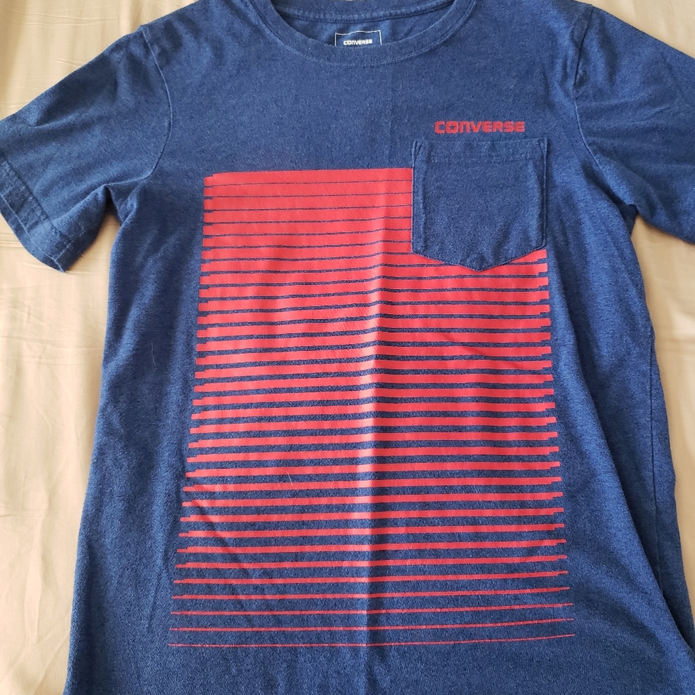 Converse tshirt